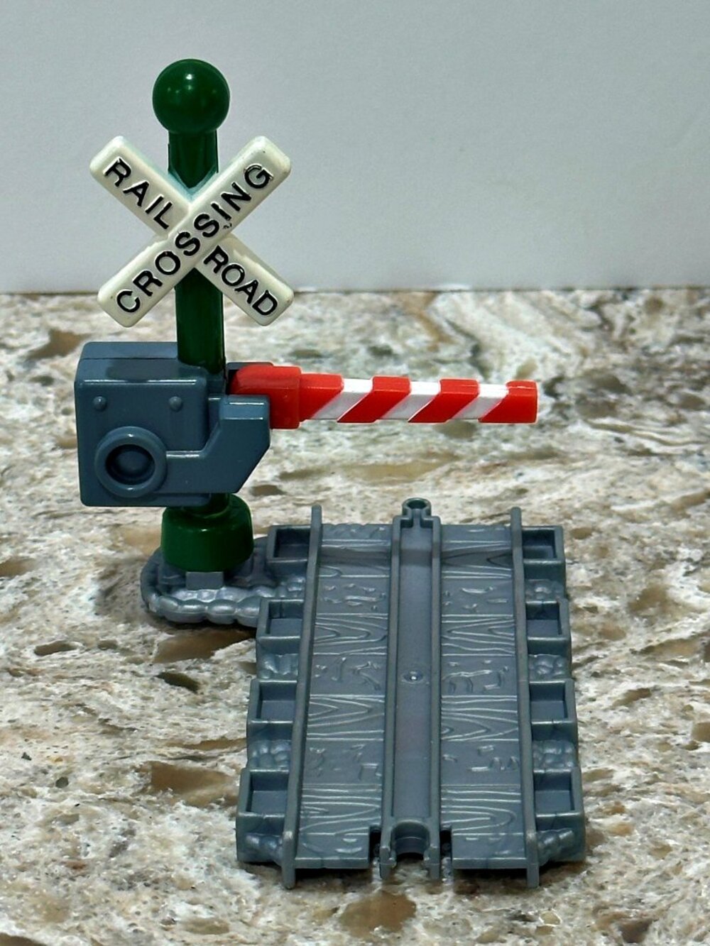 Thomas & Friends Take Along Railroad Crossing Sign Signal with Track Piece